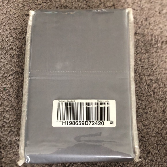 600 Thread Count Pillowcases - Picture 2 of 2